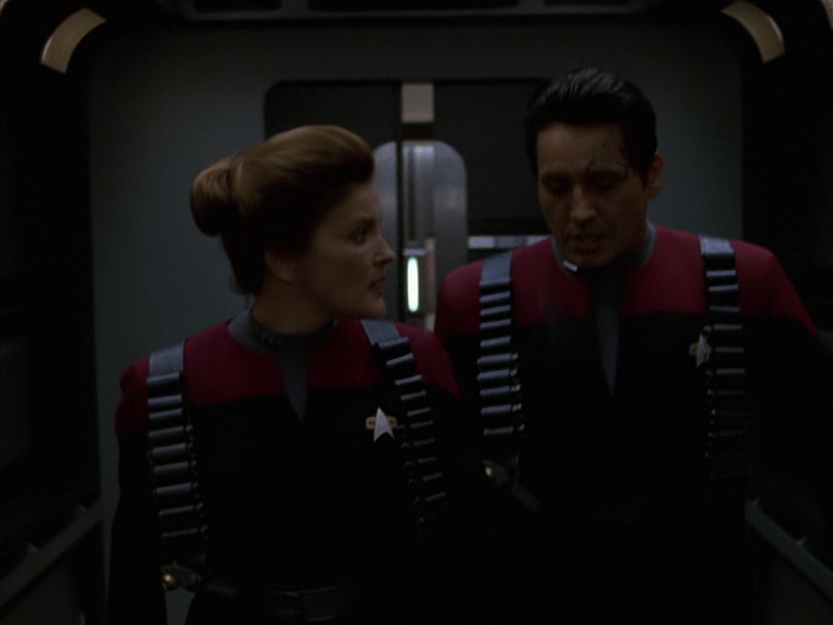 extant_StarTrek_VOY_7x11-Shattered_2923.jpg