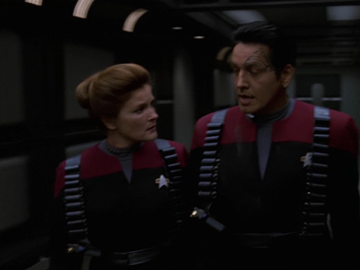 extant_StarTrek_VOY_7x11-Shattered_2932.jpg