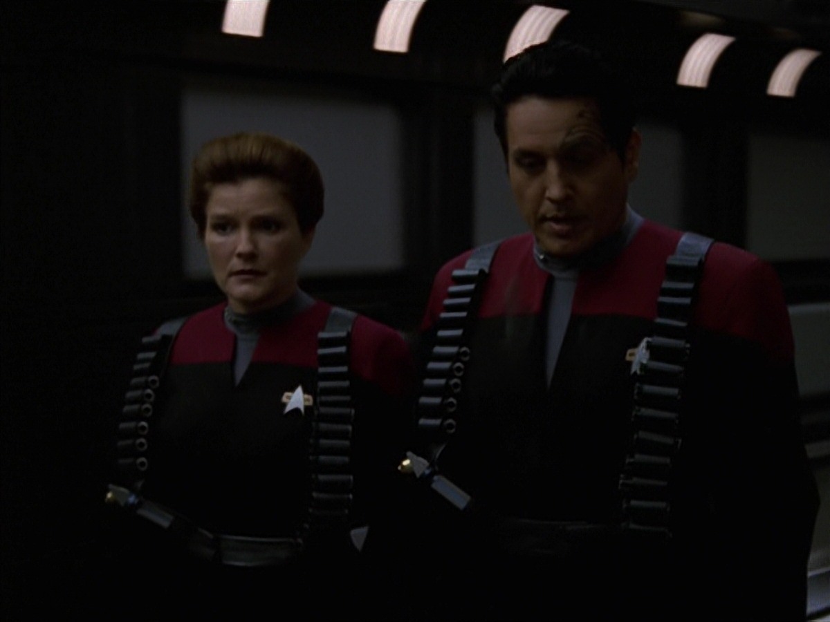 extant_StarTrek_VOY_7x11-Shattered_2934.jpg