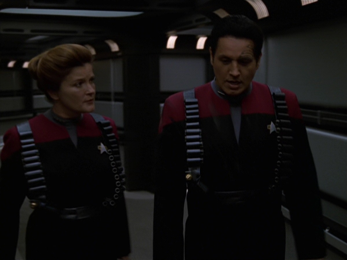 extant_StarTrek_VOY_7x11-Shattered_2939.jpg