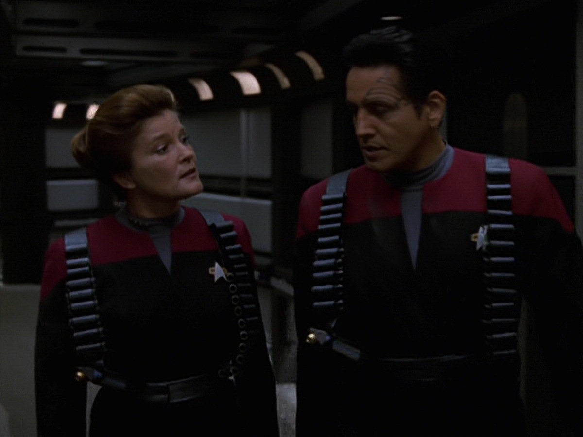 extant_StarTrek_VOY_7x11-Shattered_2944.jpg