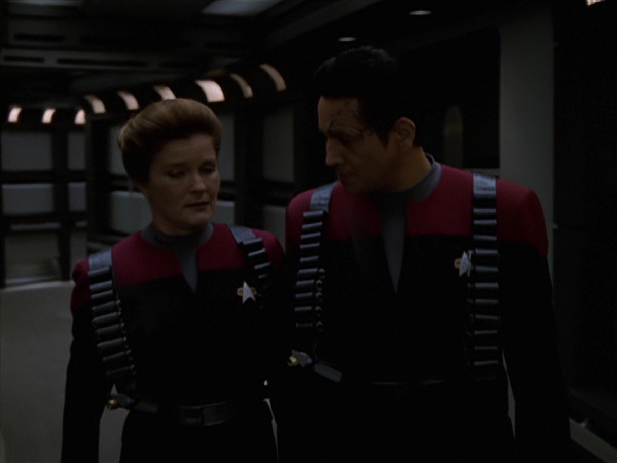 extant_StarTrek_VOY_7x11-Shattered_2945.jpg