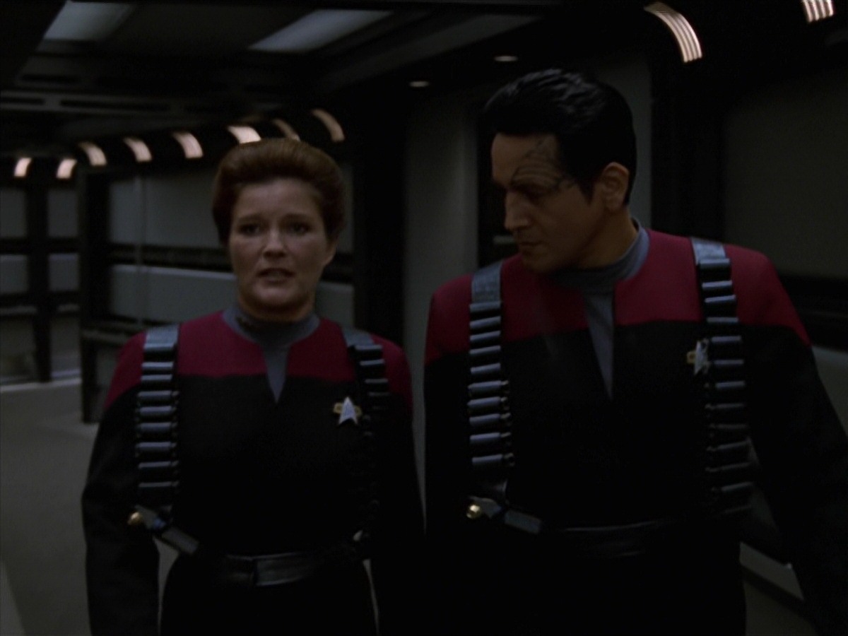 extant_StarTrek_VOY_7x11-Shattered_2946.jpg