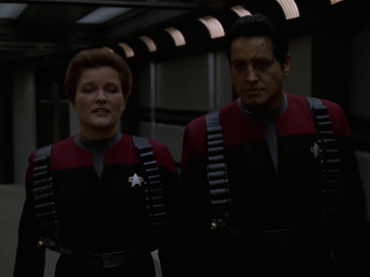 extant_StarTrek_VOY_7x11-Shattered_2951.jpg