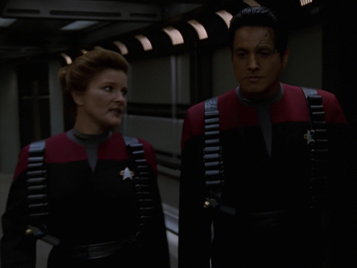 extant_StarTrek_VOY_7x11-Shattered_2952.jpg