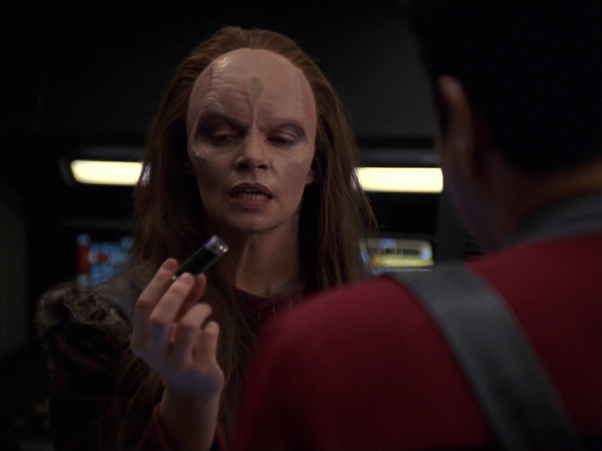 extant_StarTrek_VOY_7x11-Shattered_2972.jpg