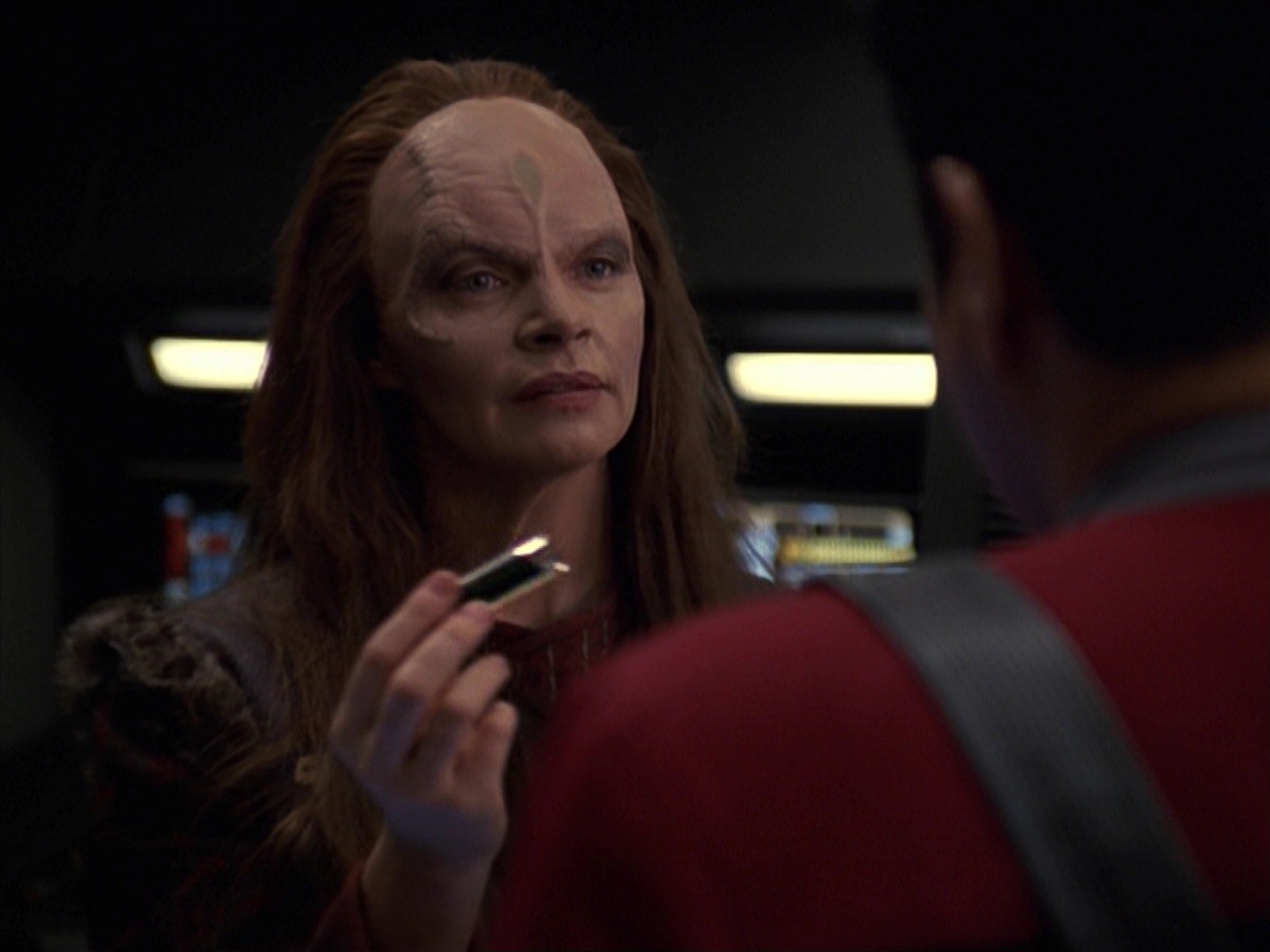 extant_StarTrek_VOY_7x11-Shattered_2973.jpg