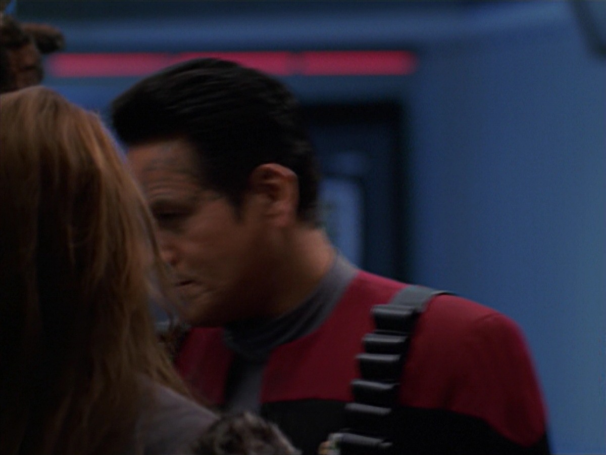 extant_StarTrek_VOY_7x11-Shattered_2988.jpg