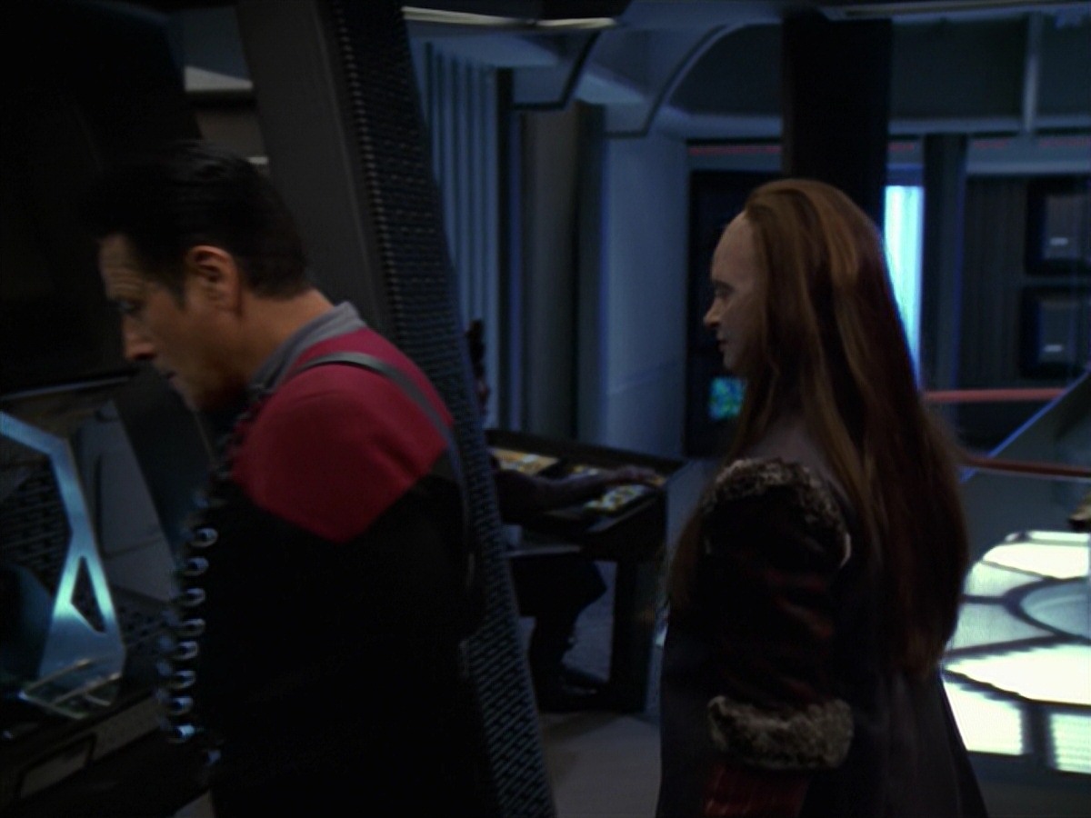 extant_StarTrek_VOY_7x11-Shattered_2992.jpg