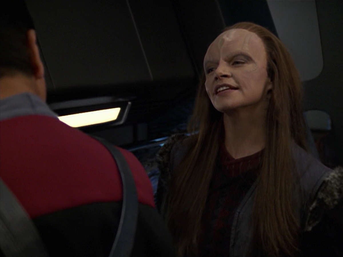 extant_StarTrek_VOY_7x11-Shattered_3015.jpg