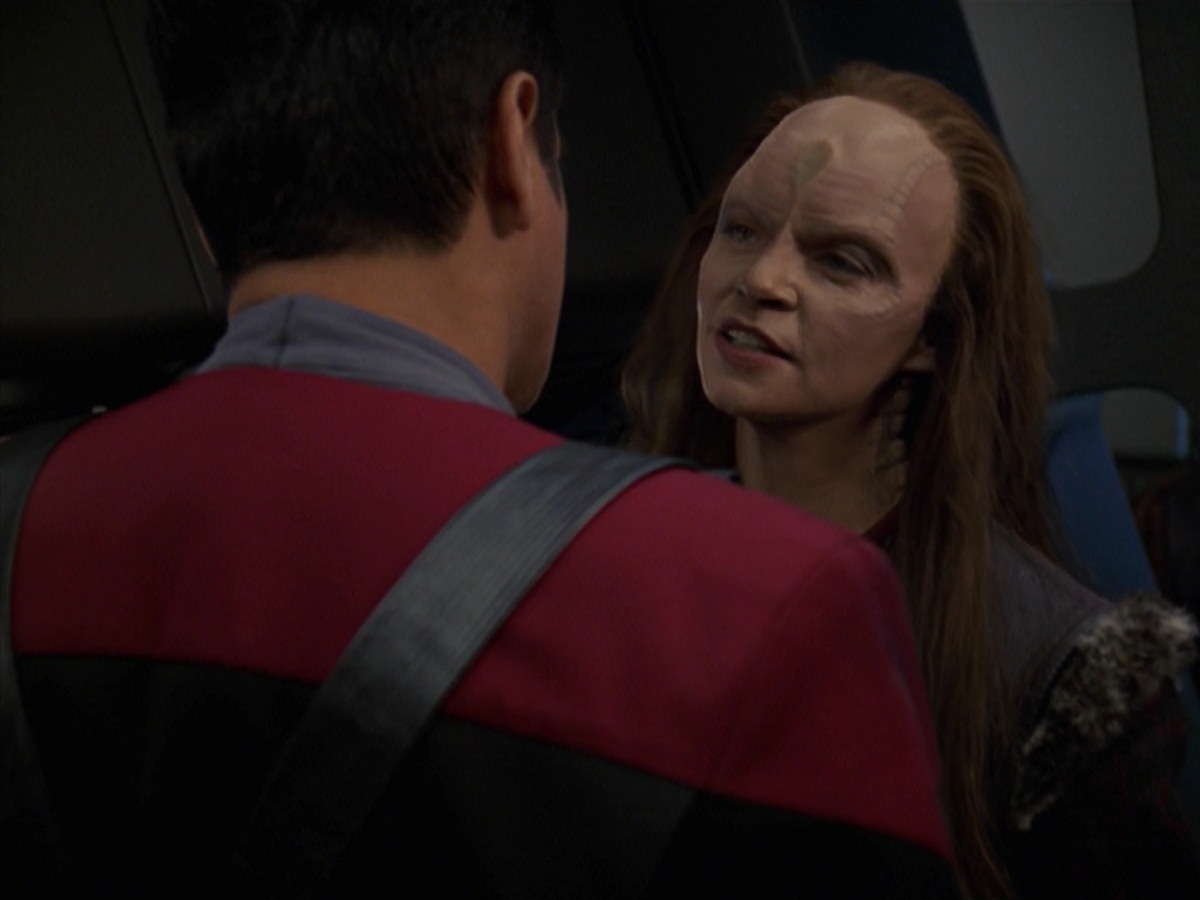 extant_StarTrek_VOY_7x11-Shattered_3028.jpg