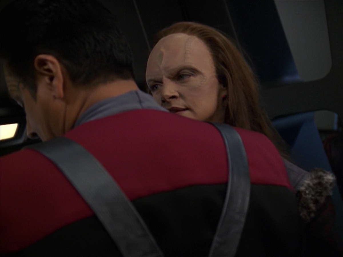 extant_StarTrek_VOY_7x11-Shattered_3034.jpg