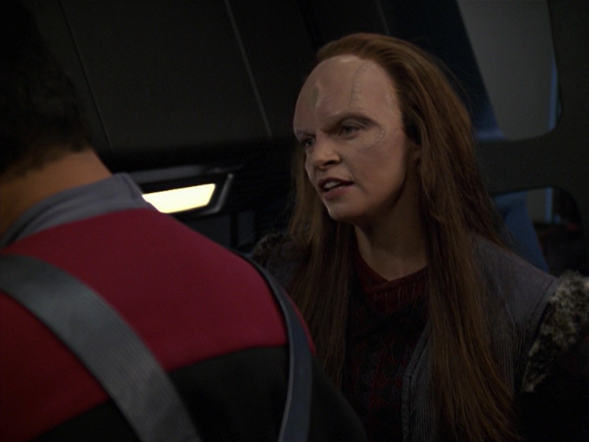 extant_StarTrek_VOY_7x11-Shattered_3043.jpg