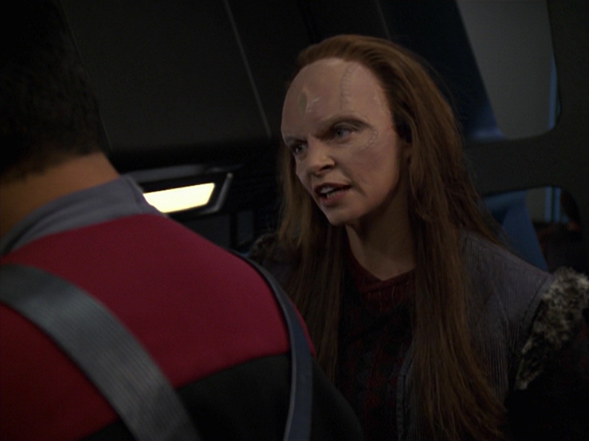 extant_StarTrek_VOY_7x11-Shattered_3056.jpg