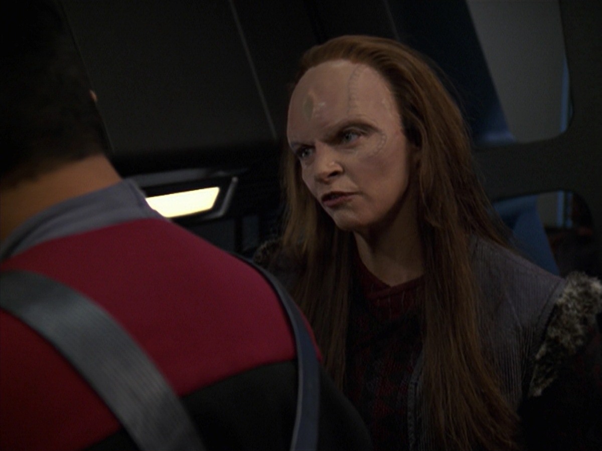 extant_StarTrek_VOY_7x11-Shattered_3057.jpg
