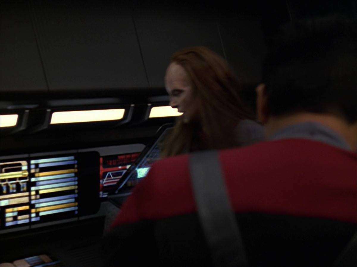extant_StarTrek_VOY_7x11-Shattered_3071.jpg
