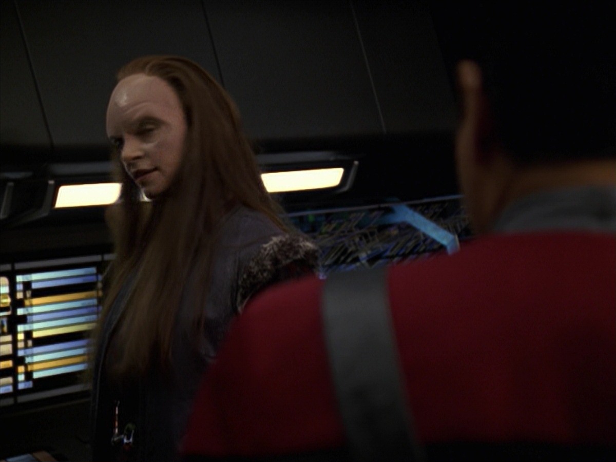 extant_StarTrek_VOY_7x11-Shattered_3078.jpg