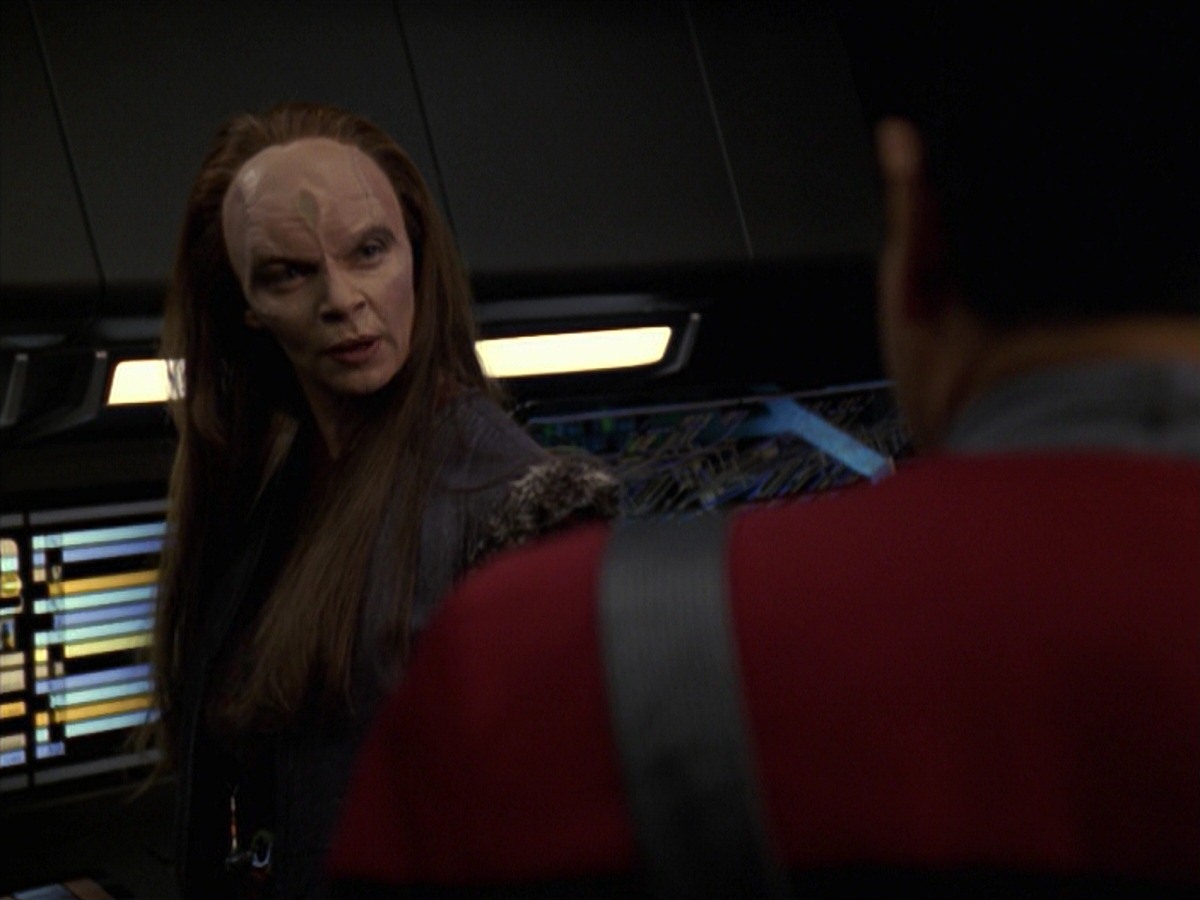 extant_StarTrek_VOY_7x11-Shattered_3080.jpg