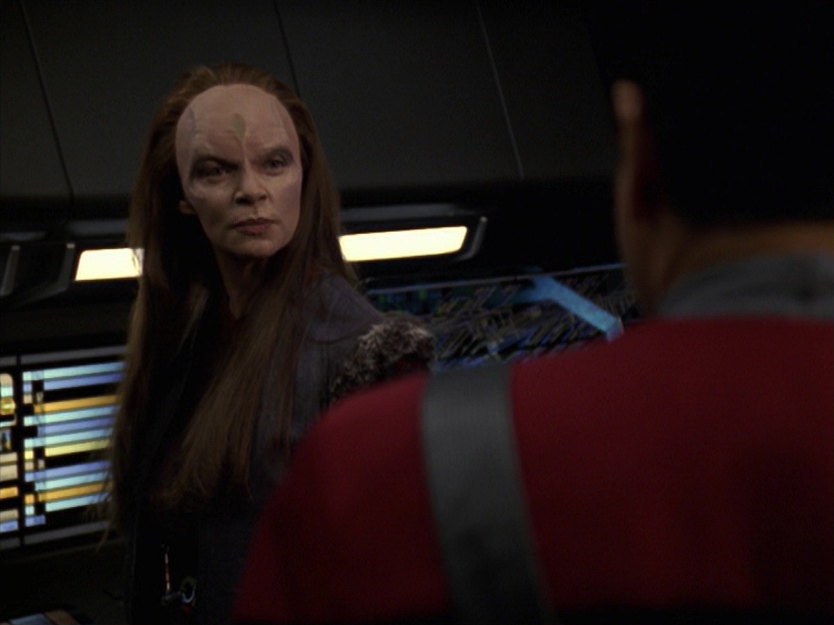 extant_StarTrek_VOY_7x11-Shattered_3081.jpg