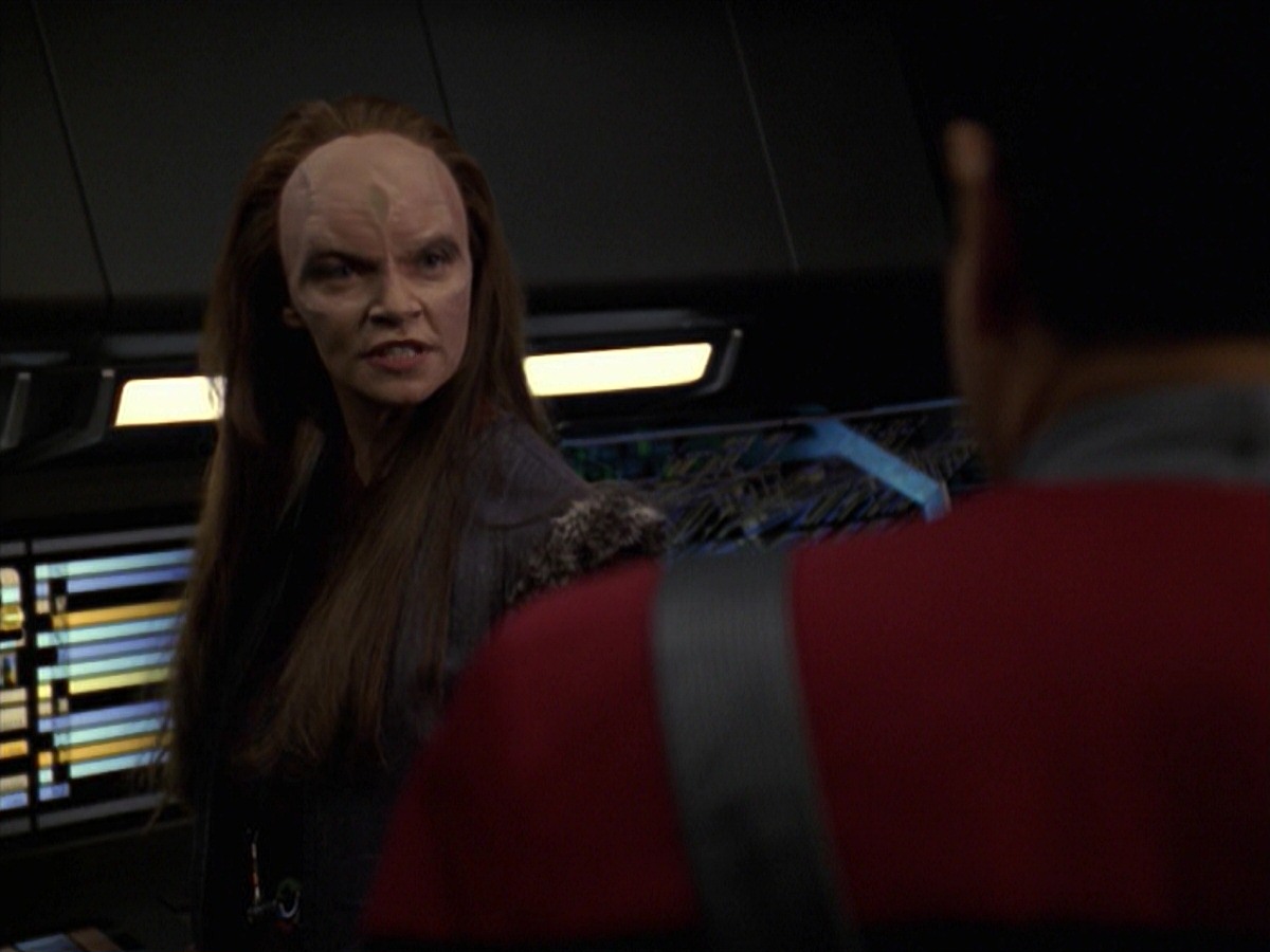 extant_StarTrek_VOY_7x11-Shattered_3082.jpg