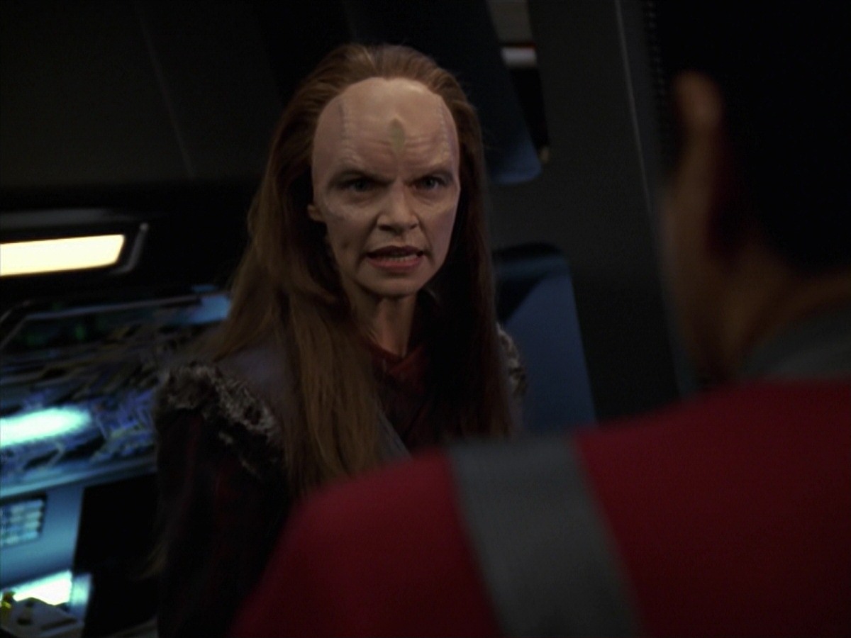 extant_StarTrek_VOY_7x11-Shattered_3090.jpg