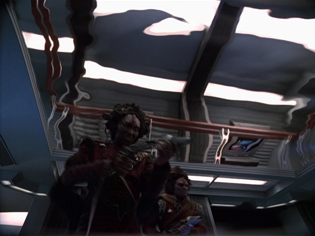extant_StarTrek_VOY_7x11-Shattered_3156.jpg