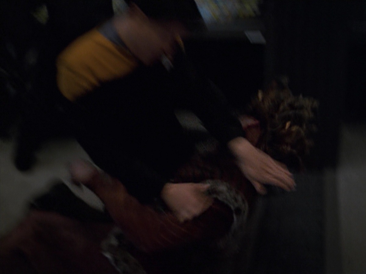 extant_StarTrek_VOY_7x11-Shattered_3162.jpg