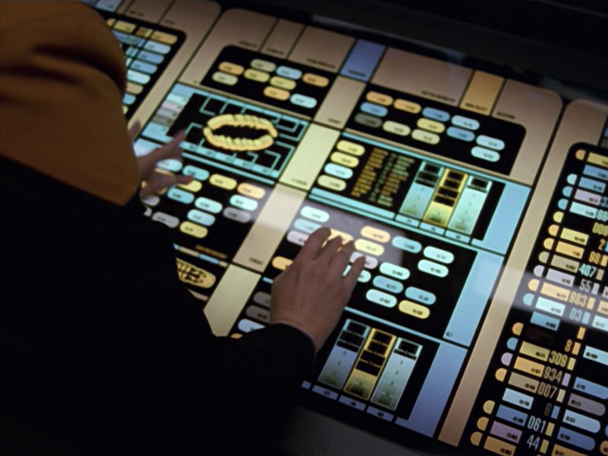 extant_StarTrek_VOY_7x11-Shattered_3175.jpg