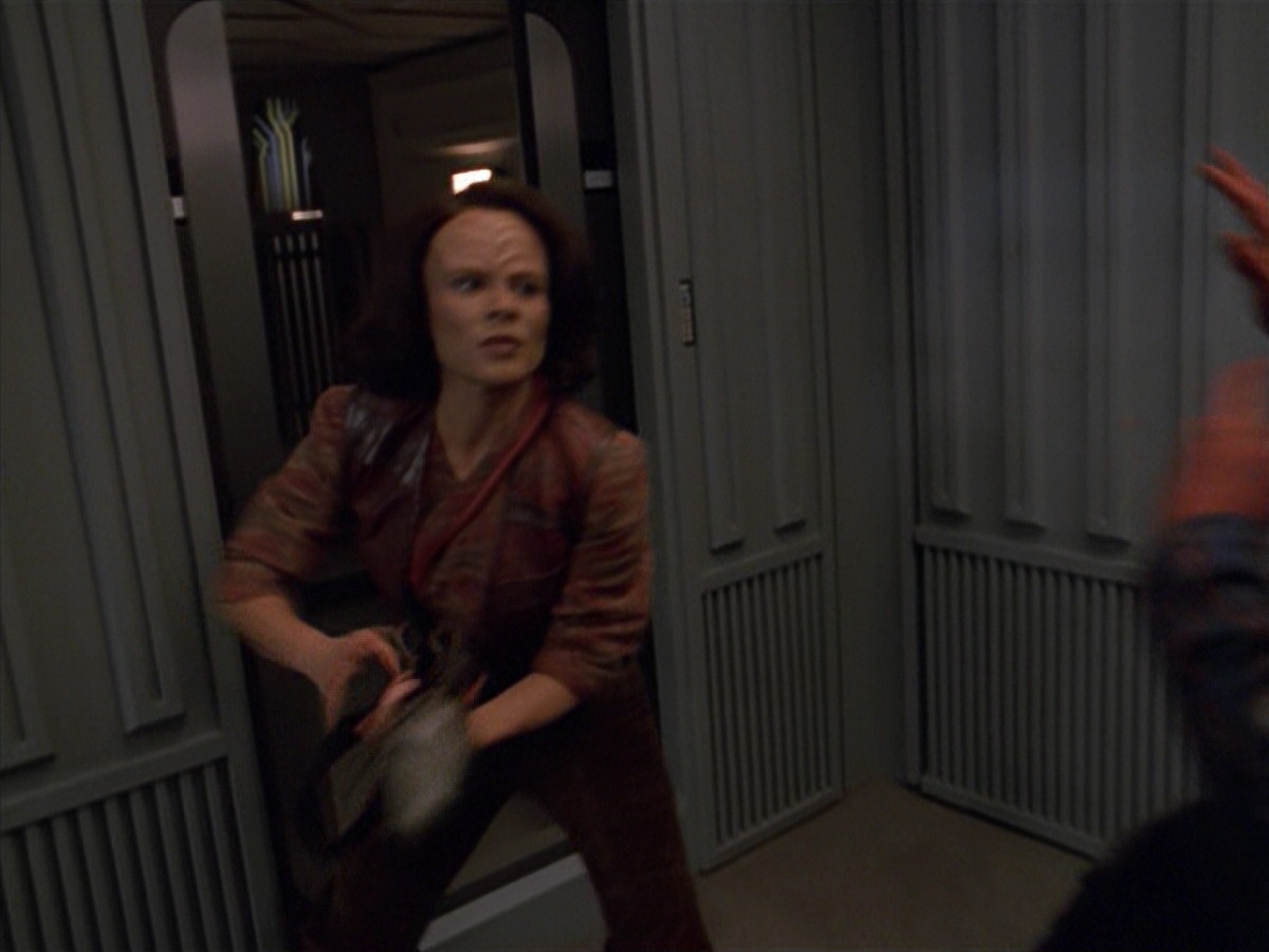 extant_StarTrek_VOY_7x11-Shattered_3185.jpg