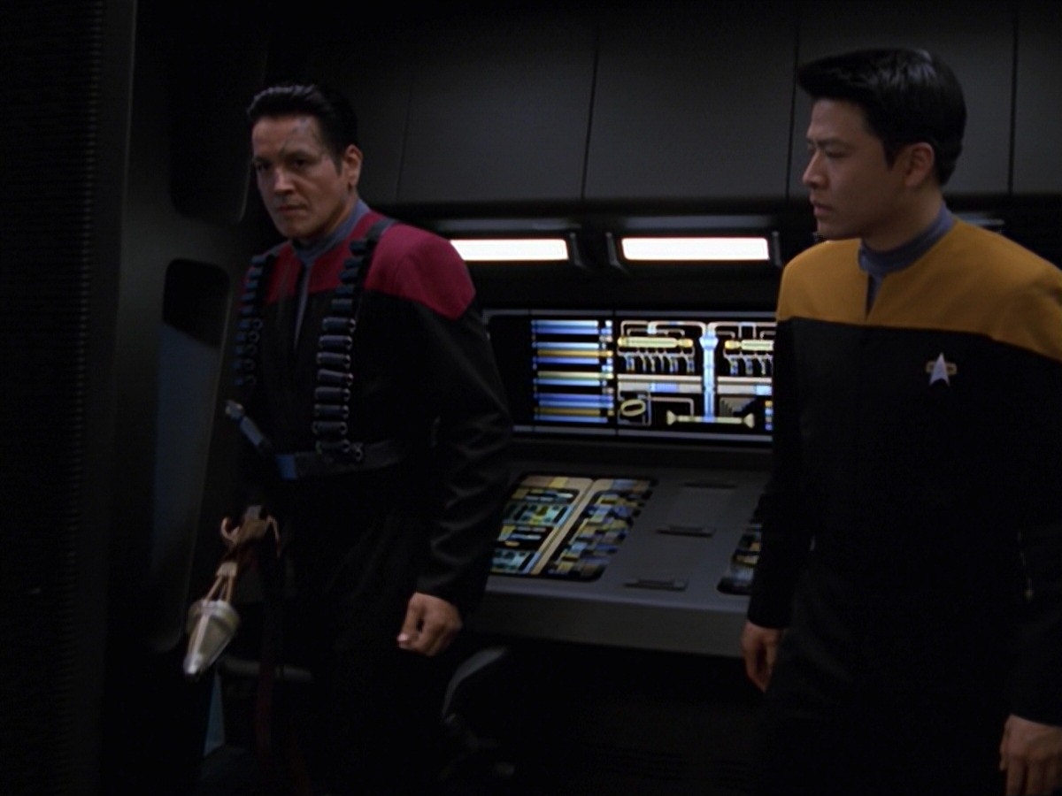 extant_StarTrek_VOY_7x11-Shattered_3210.jpg