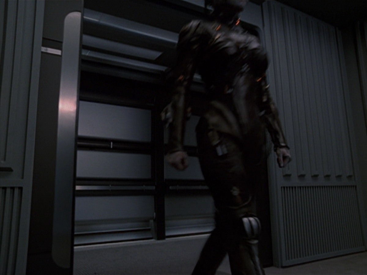 extant_StarTrek_VOY_7x11-Shattered_3235.jpg