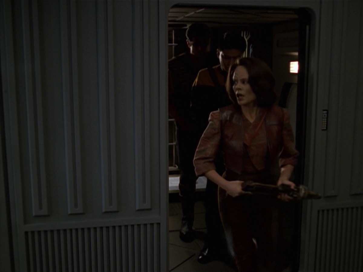 extant_StarTrek_VOY_7x11-Shattered_3258.jpg