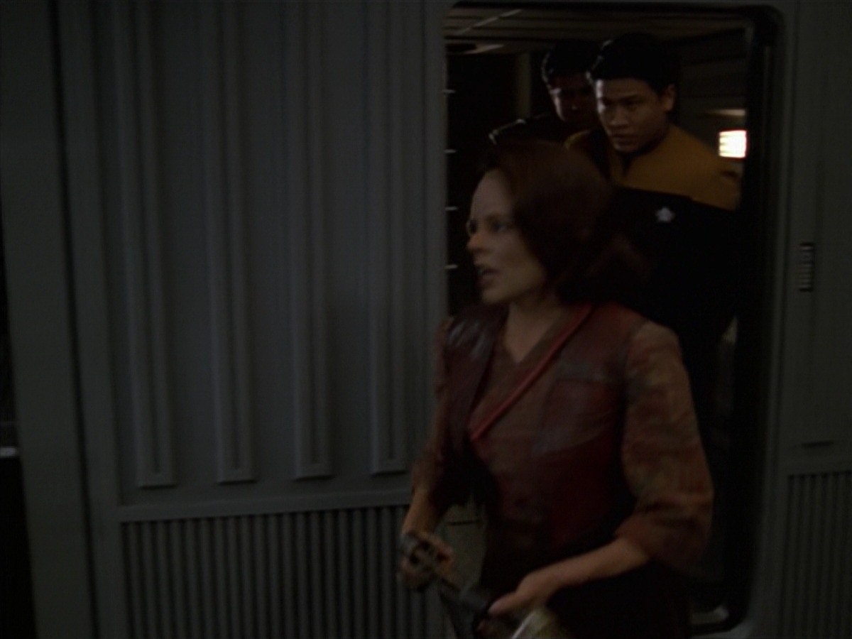 extant_StarTrek_VOY_7x11-Shattered_3259.jpg