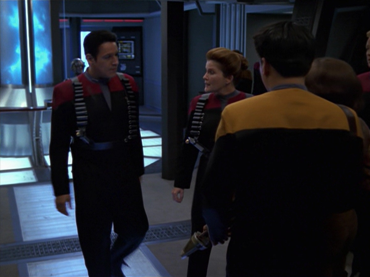 extant_StarTrek_VOY_7x11-Shattered_3264.jpg