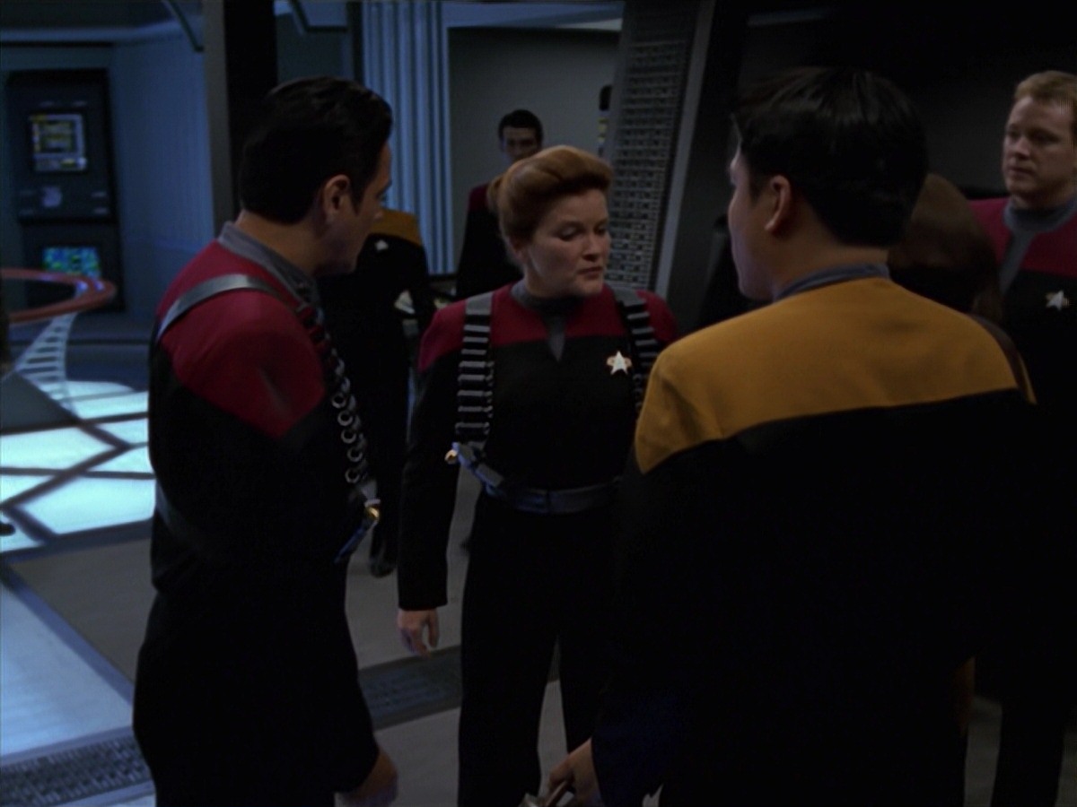 extant_StarTrek_VOY_7x11-Shattered_3266.jpg