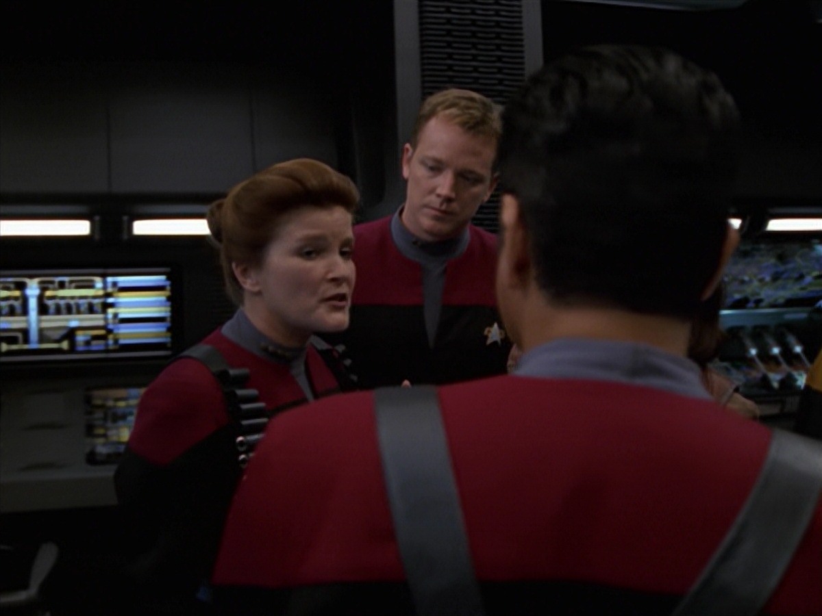 extant_StarTrek_VOY_7x11-Shattered_3275.jpg