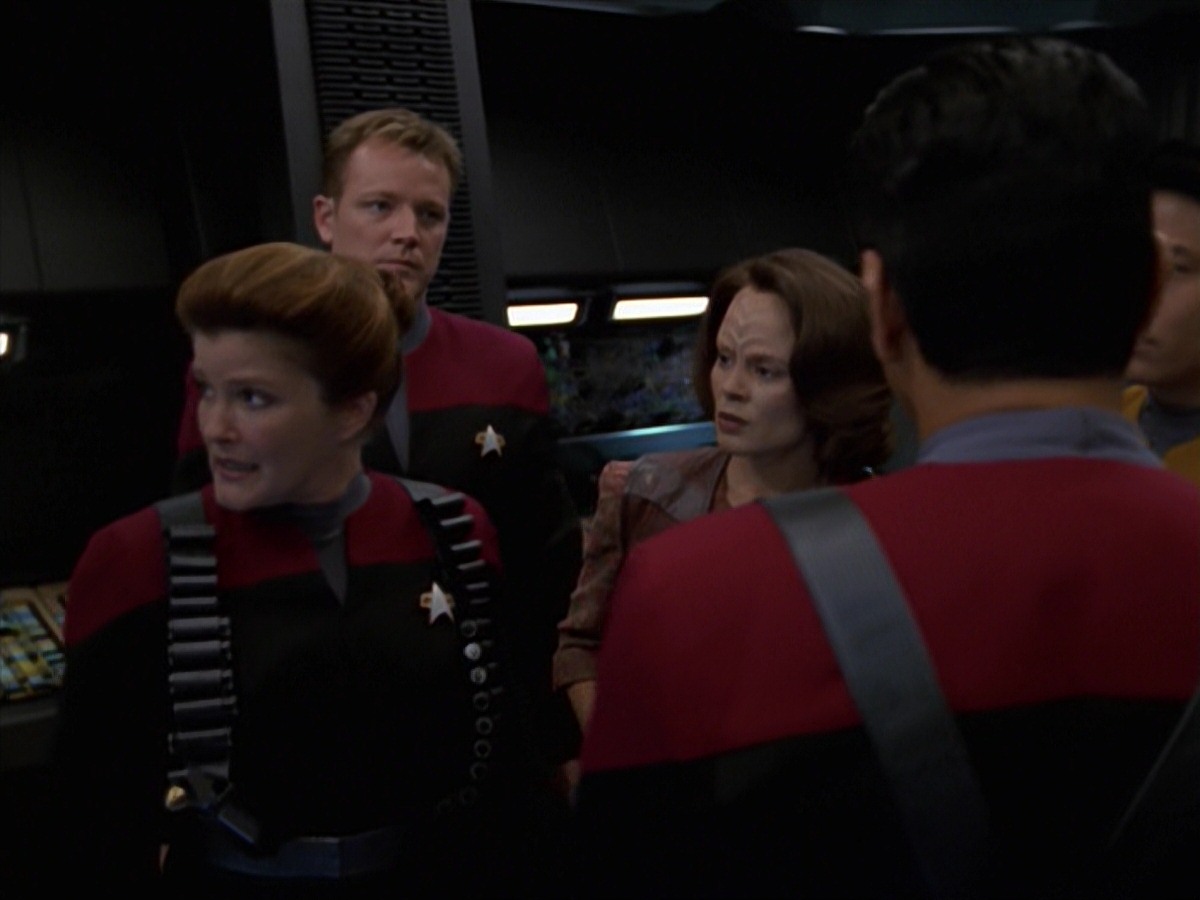 extant_StarTrek_VOY_7x11-Shattered_3278.jpg