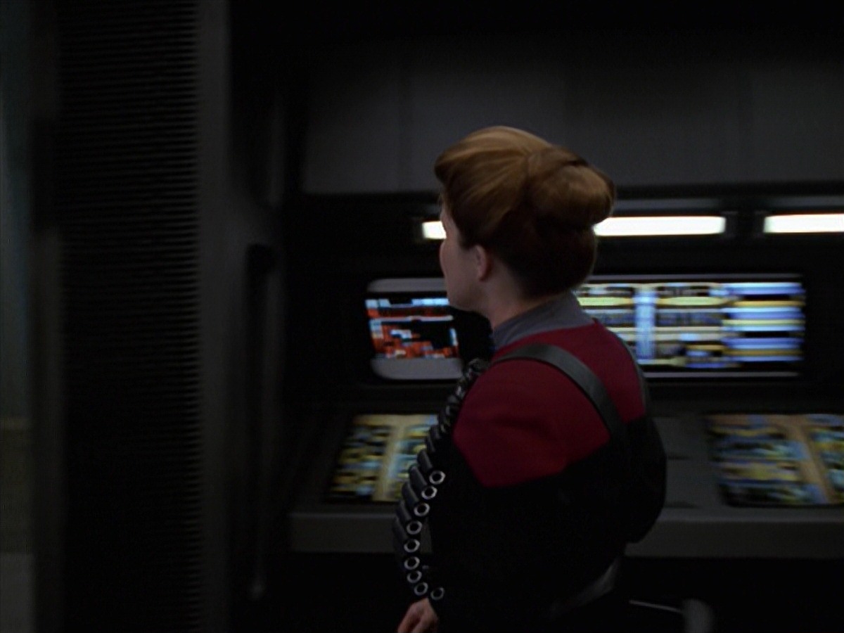 extant_StarTrek_VOY_7x11-Shattered_3281.jpg