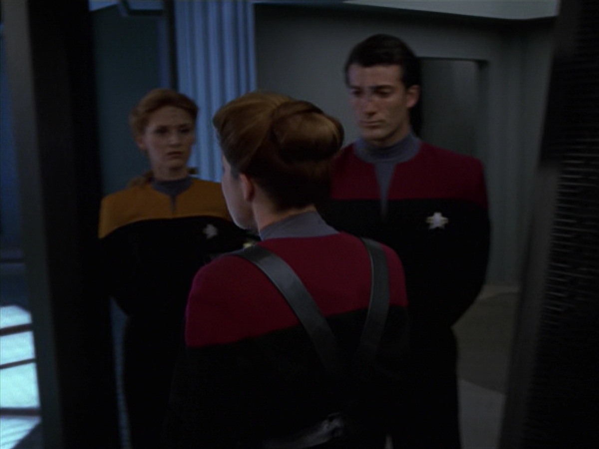 extant_StarTrek_VOY_7x11-Shattered_3284.jpg