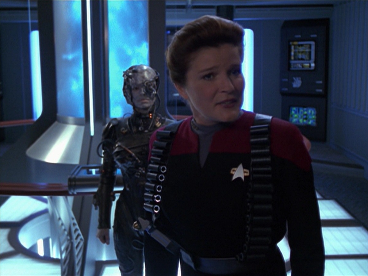 extant_StarTrek_VOY_7x11-Shattered_3293.jpg