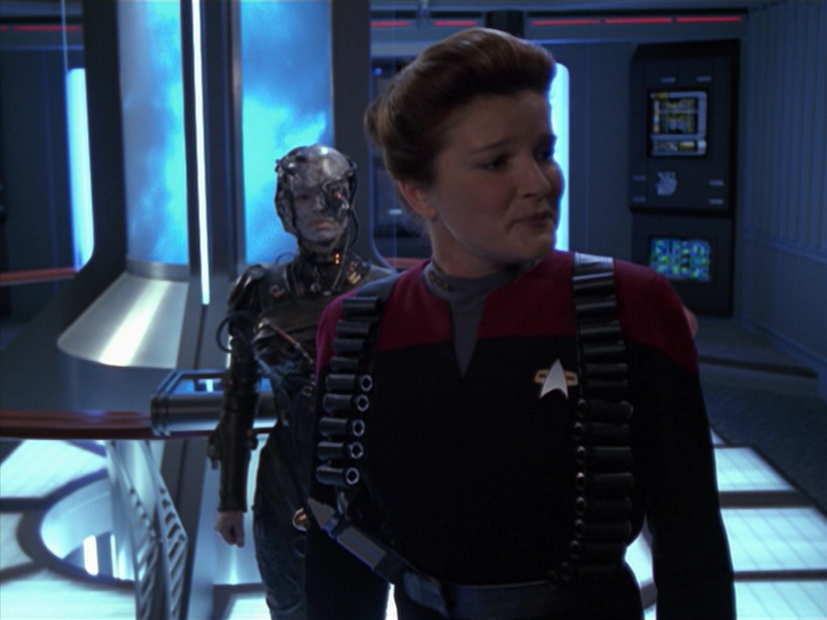 extant_StarTrek_VOY_7x11-Shattered_3294.jpg