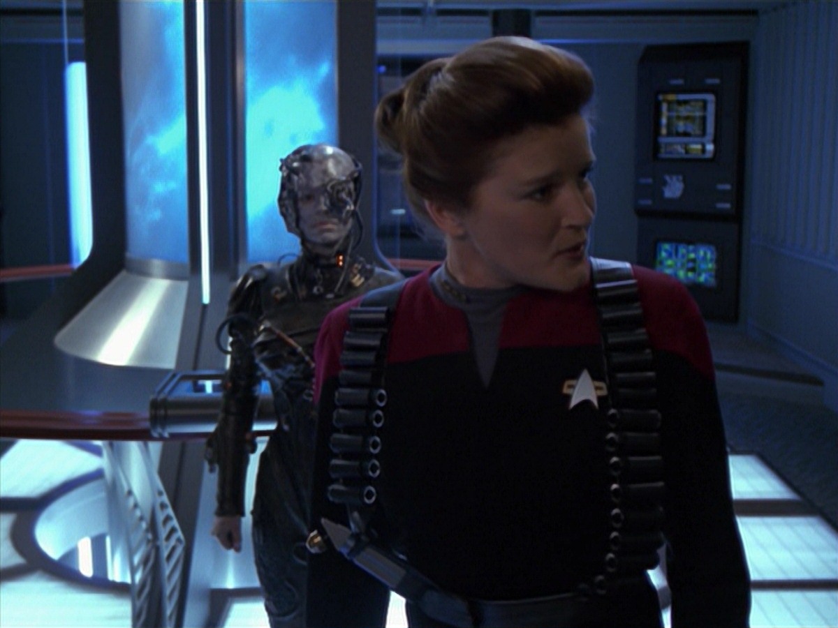 extant_StarTrek_VOY_7x11-Shattered_3296.jpg