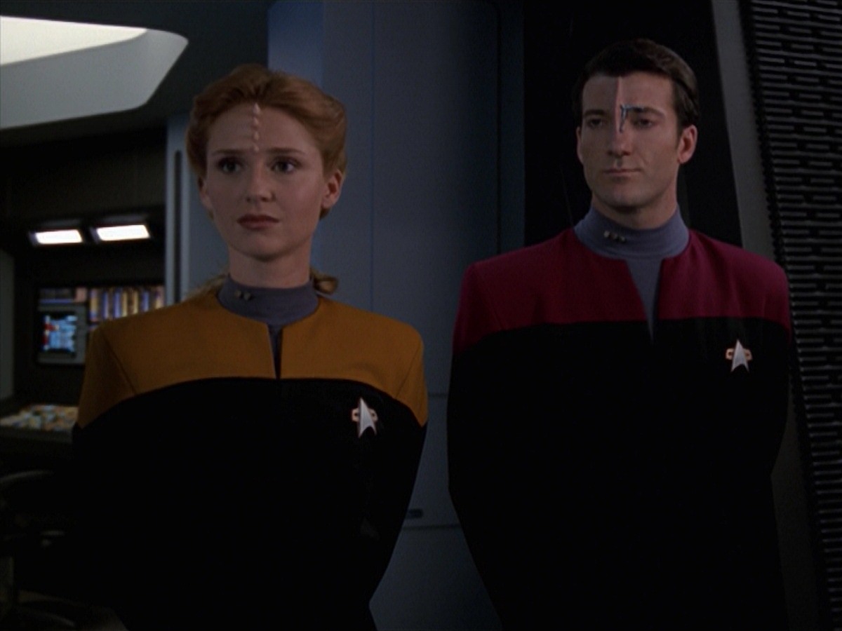 extant_StarTrek_VOY_7x11-Shattered_3297.jpg