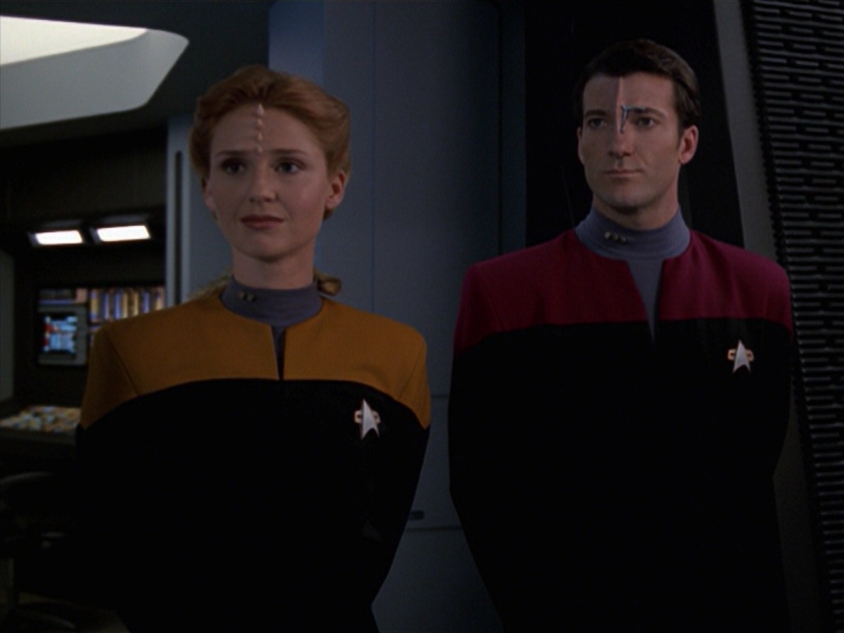 extant_StarTrek_VOY_7x11-Shattered_3298.jpg