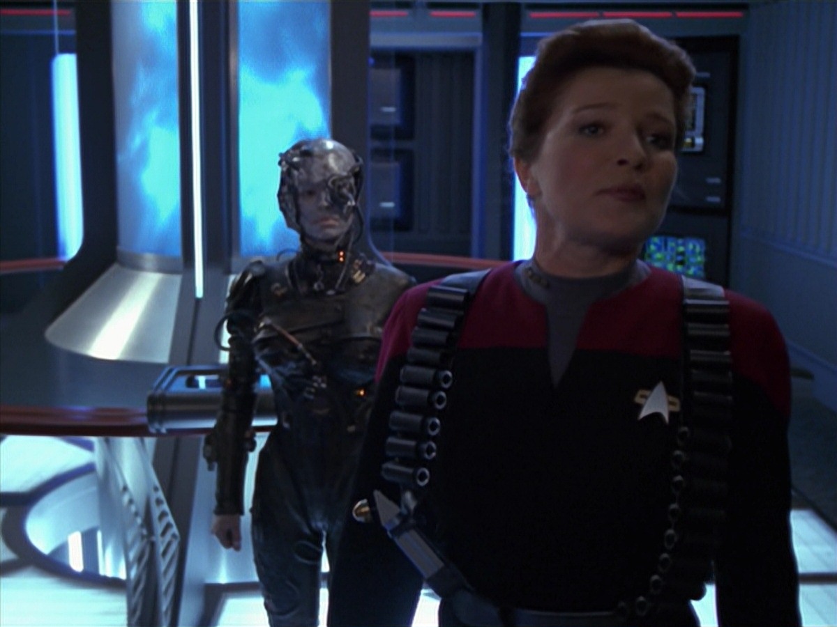 extant_StarTrek_VOY_7x11-Shattered_3299.jpg