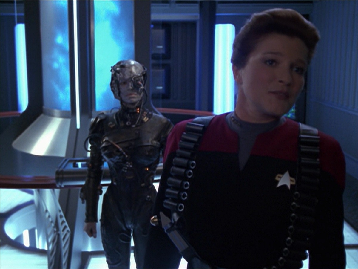 extant_StarTrek_VOY_7x11-Shattered_3300.jpg