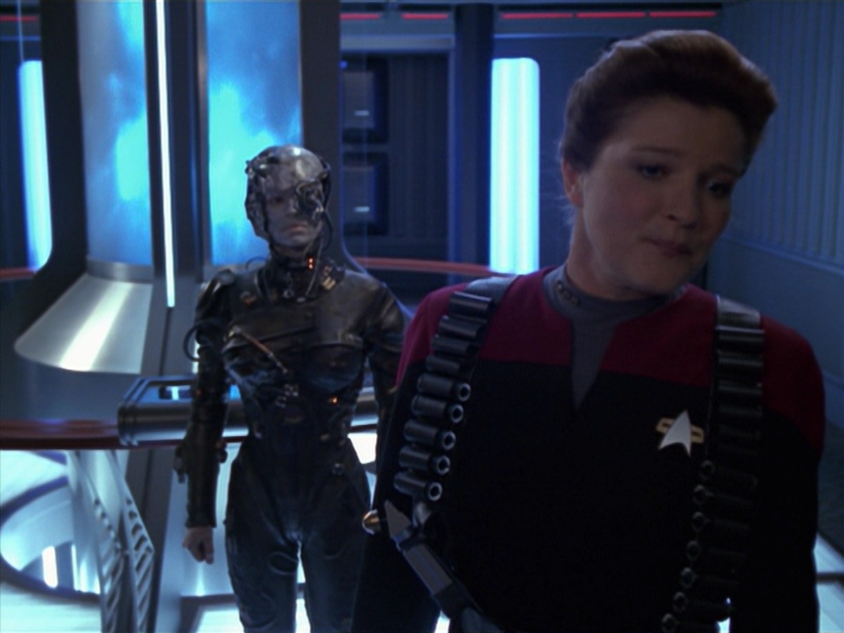 extant_StarTrek_VOY_7x11-Shattered_3301.jpg