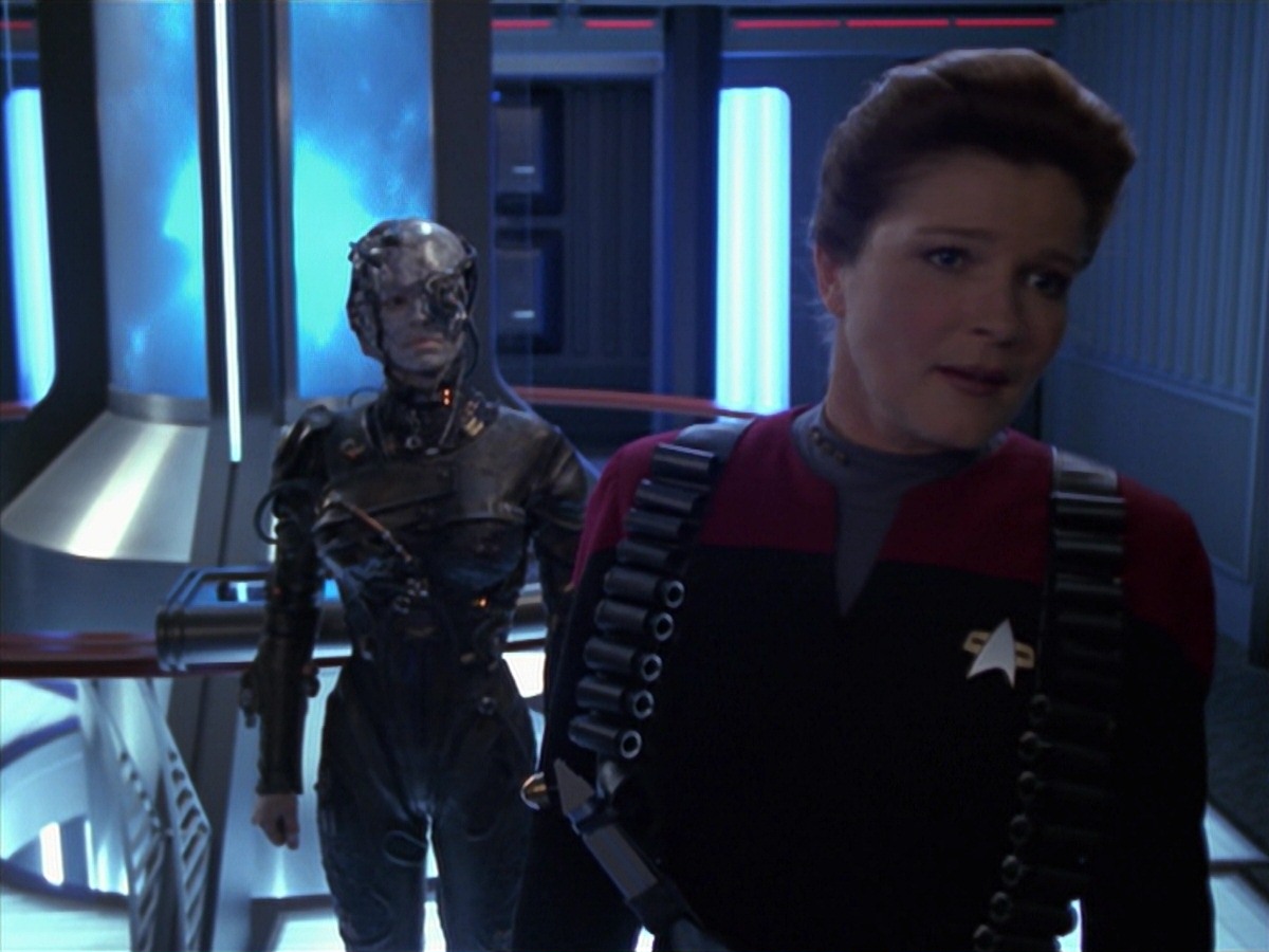 extant_StarTrek_VOY_7x11-Shattered_3302.jpg