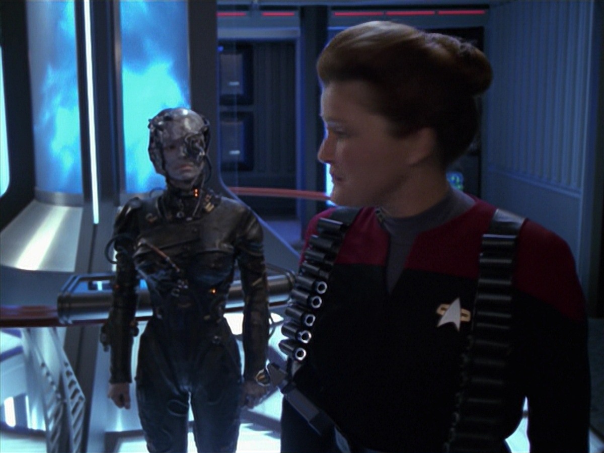 extant_StarTrek_VOY_7x11-Shattered_3310.jpg