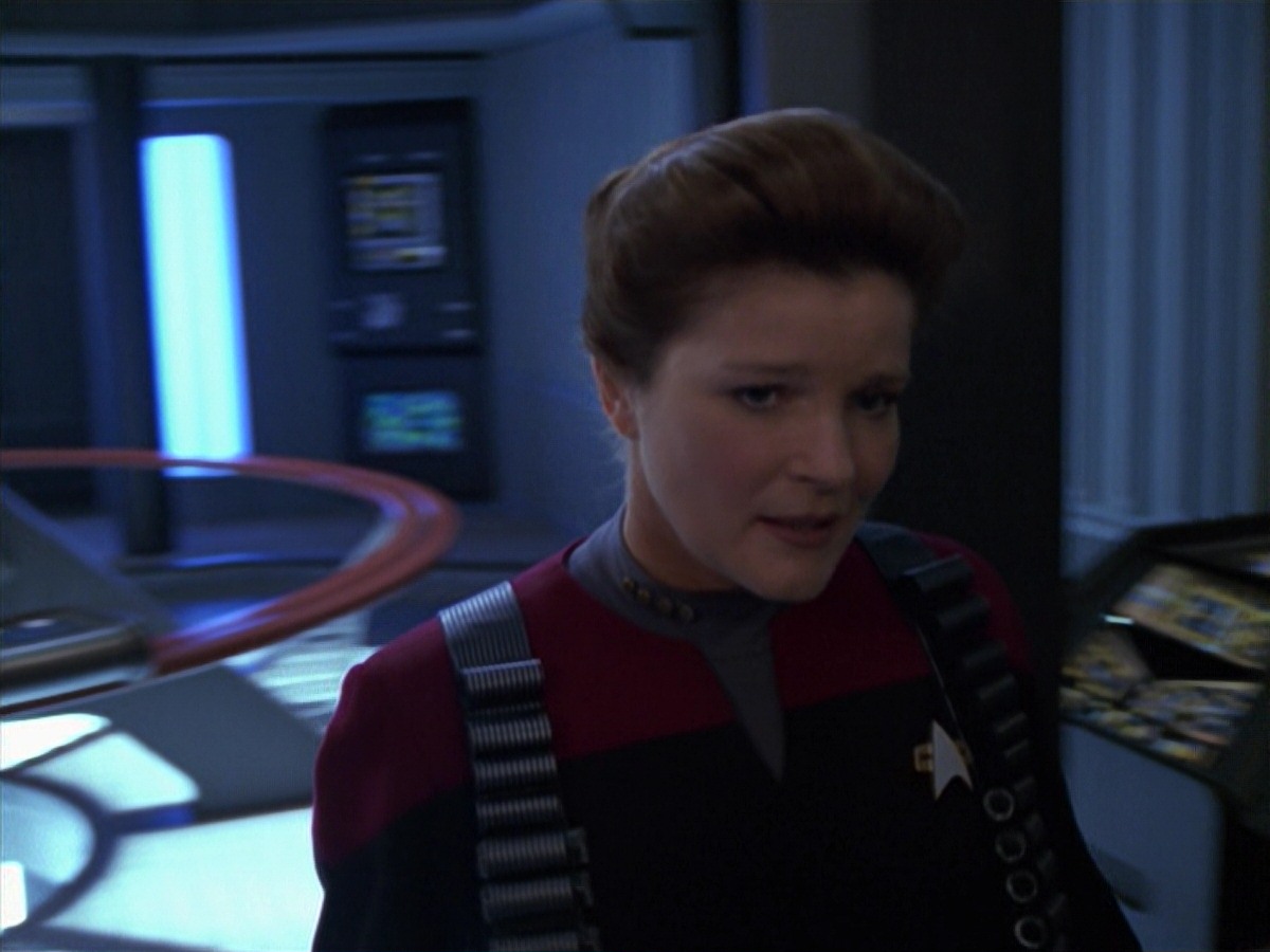 extant_StarTrek_VOY_7x11-Shattered_3316.jpg